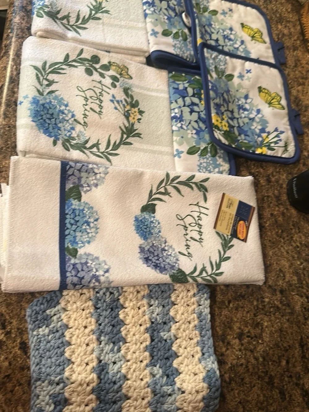 Spring Hydrangea Kitchen Towel and Potholder Set - Blue